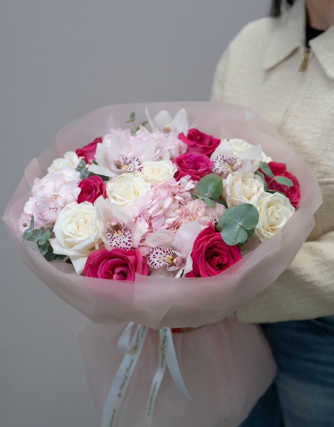 Букет цветов «Микс Pink» купить по цене 6 900 руб. с быстрой доставкой | Маркет-цветов